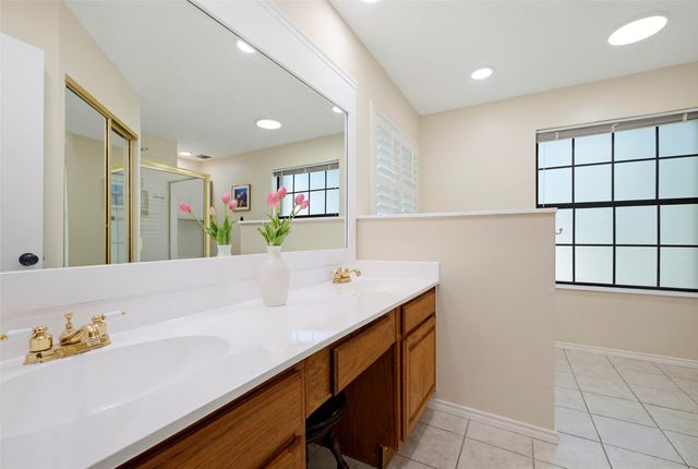 6704 Saddle Ridge Road, Arlington, TX 76016