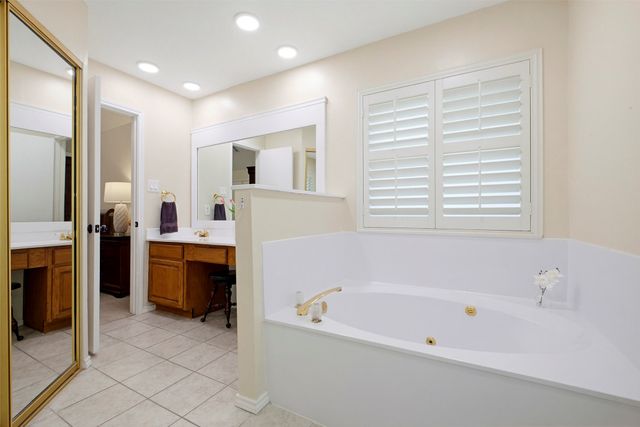 6704 Saddle Ridge Road, Arlington, TX 76016