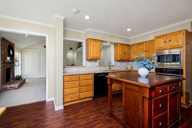 6704 Saddle Ridge Road, Arlington, TX 76016