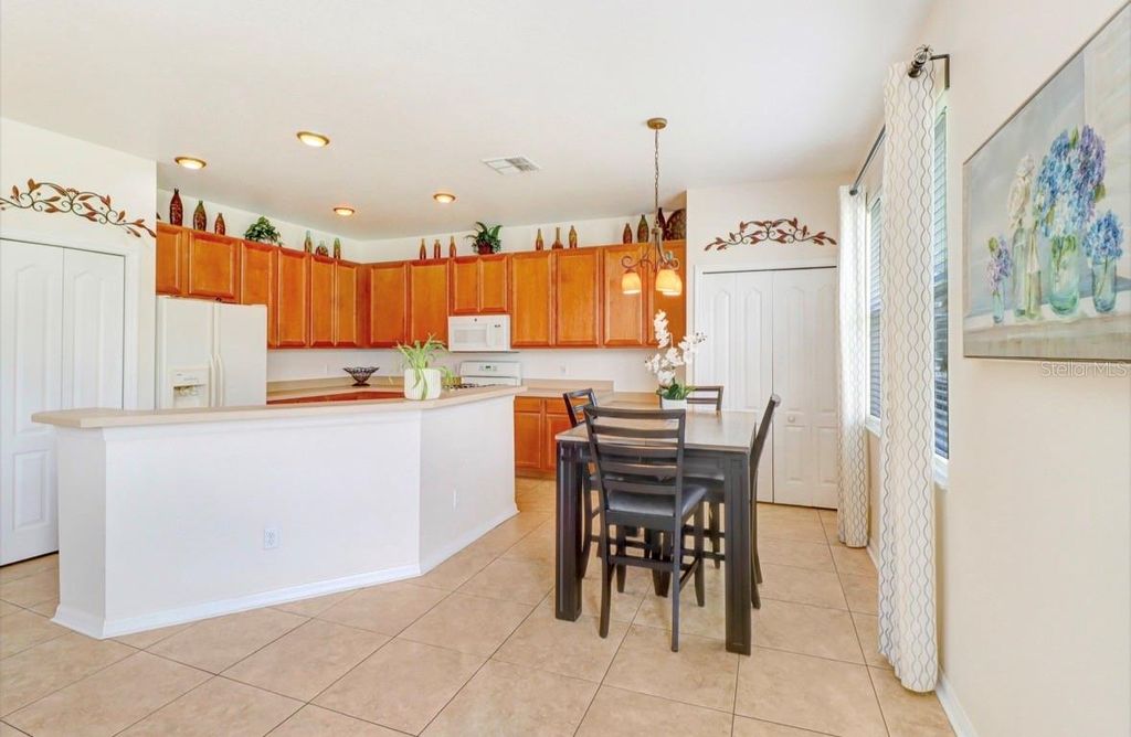 Image 12 of property listing at 9312 LOGWOOD COURT, Tampa, FL 33647