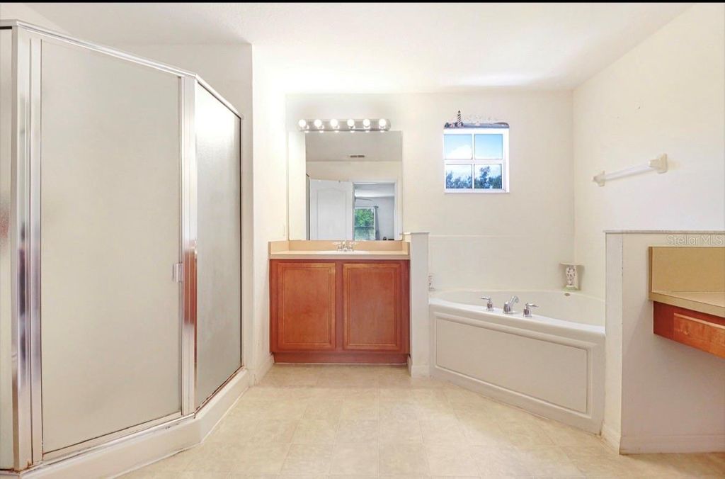 Image 26 of property listing at 9312 LOGWOOD COURT, Tampa, FL 33647
