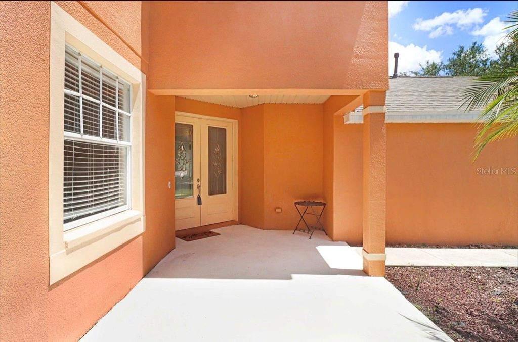 Image 4 of property listing at 9312 LOGWOOD COURT, Tampa, FL 33647