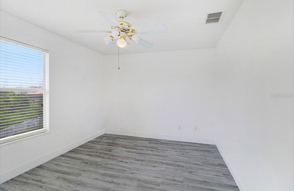 Image 32 of property listing at 9312 LOGWOOD COURT, Tampa, FL 33647