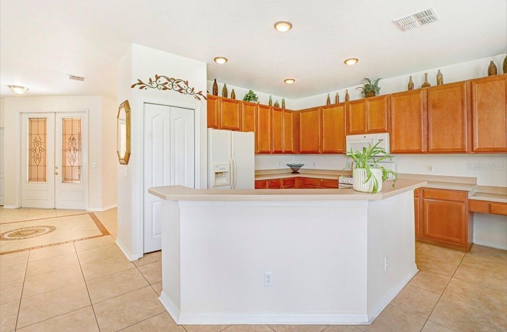 Image 9 of property listing at 9312 LOGWOOD COURT, Tampa, FL 33647