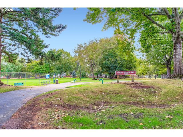 1129 Se 26TH St, Troutdale, OR 97060