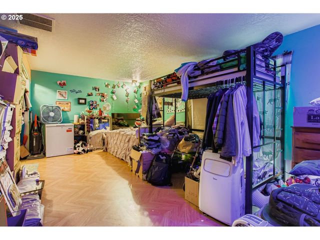 1129 Se 26TH St, Troutdale, OR 97060