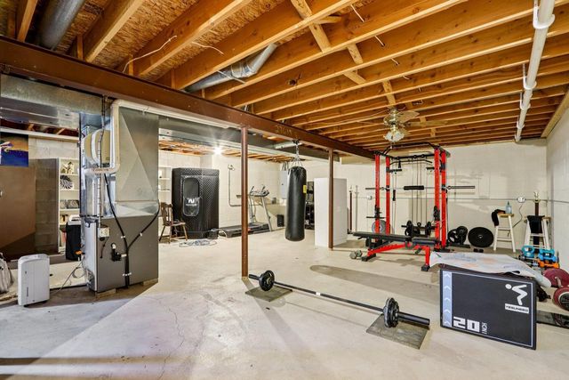 W142N10472 Magnolia DRIVE, Germantown, WI 53022