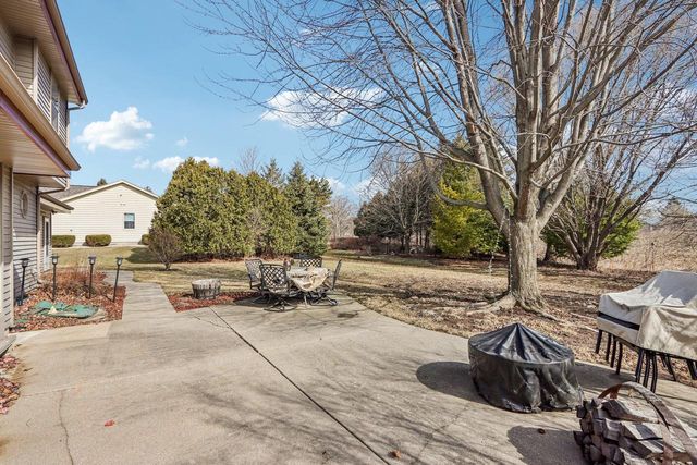 W142N10472 Magnolia DRIVE, Germantown, WI 53022
