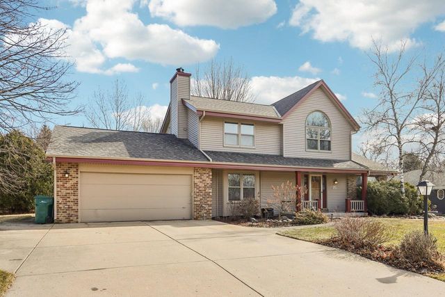 W142N10472 Magnolia DRIVE, Germantown, WI 53022