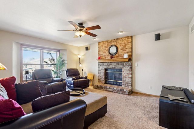 W142N10472 Magnolia DRIVE, Germantown, WI 53022