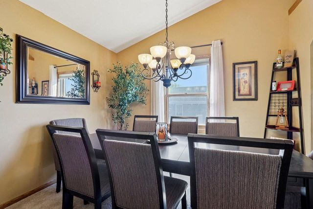 W142N10472 Magnolia DRIVE, Germantown, WI 53022