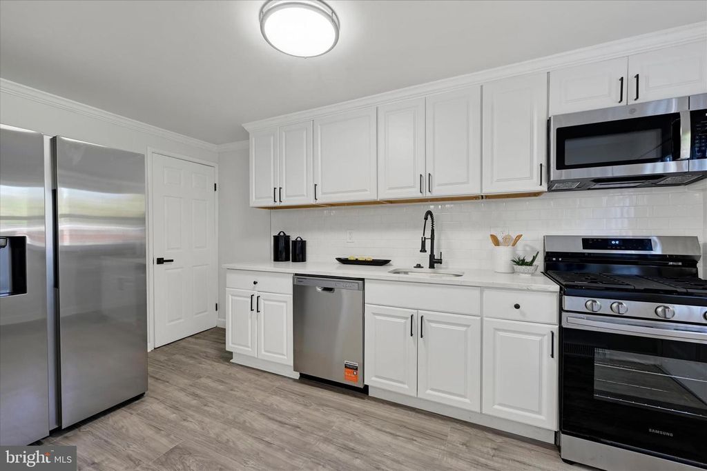 Image 10 of property listing at 5422 BUCKNELL RD, Baltimore, MD 21206