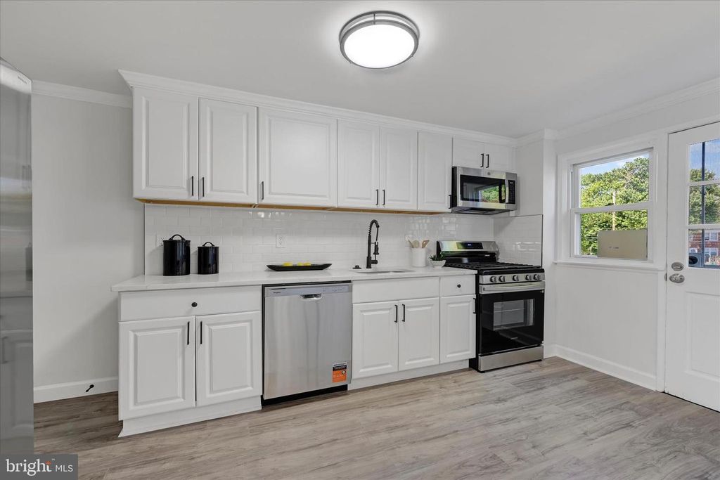 Image 11 of property listing at 5422 BUCKNELL RD, Baltimore, MD 21206
