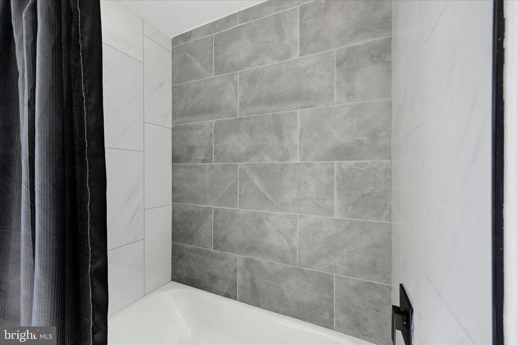 Image 17 of property listing at 5422 BUCKNELL RD, Baltimore, MD 21206