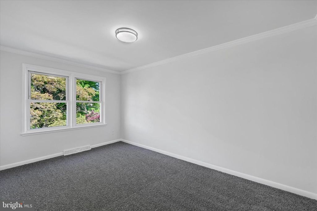 Image 18 of property listing at 5422 BUCKNELL RD, Baltimore, MD 21206