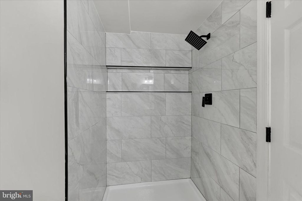 Image 25 of property listing at 5422 BUCKNELL RD, Baltimore, MD 21206