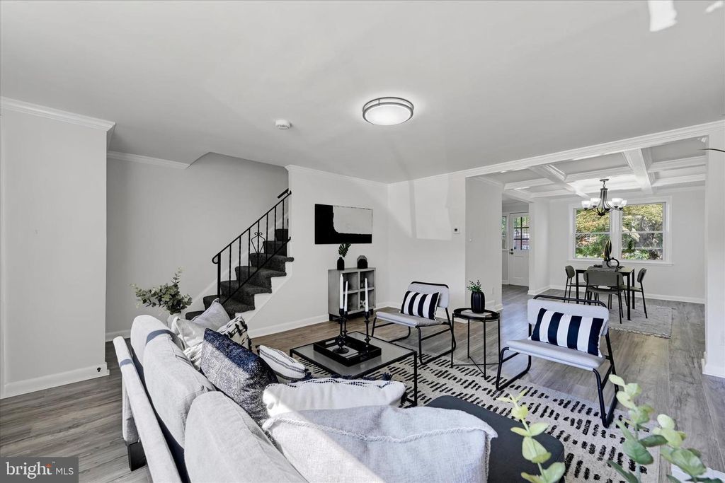 Image 6 of property listing at 5422 BUCKNELL RD, Baltimore, MD 21206