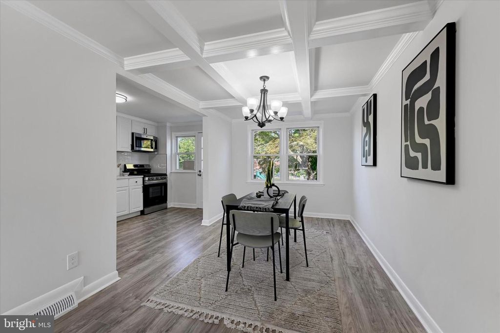 Image 7 of property listing at 5422 BUCKNELL RD, Baltimore, MD 21206