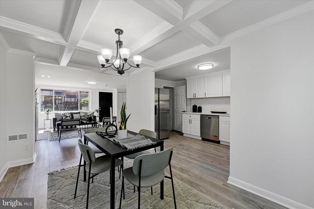 Image 8 of property listing at 5422 BUCKNELL RD, Baltimore, MD 21206