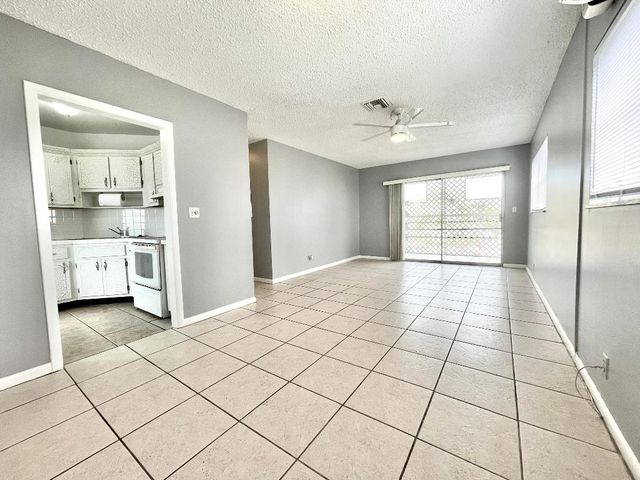 1021 Crystal Lake Drive 315, Deerfield Beach, FL 33064