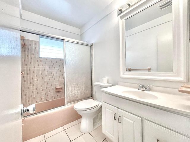 1021 Crystal Lake Drive 315, Deerfield Beach, FL 33064