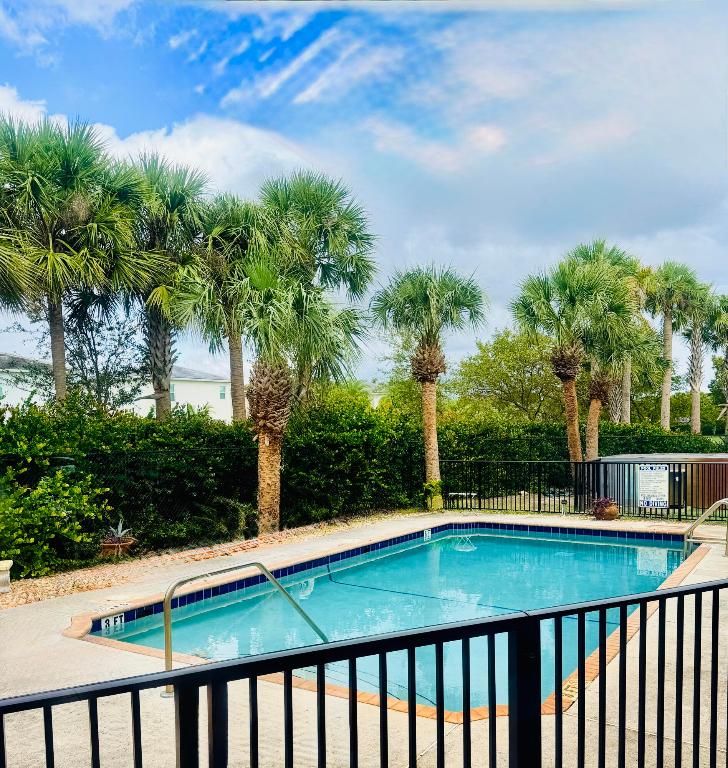 1021 Crystal Lake Drive 315, Deerfield Beach, FL 33064