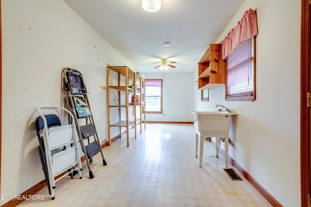 375 Rainbow Rd, Sevierville, TN 37862