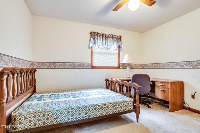 375 Rainbow Rd, Sevierville, TN 37862