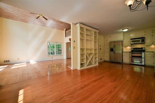 3189 Spring Lake Dr NE, Conyers, GA 30013