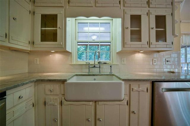 3189 Spring Lake Dr NE, Conyers, GA 30013