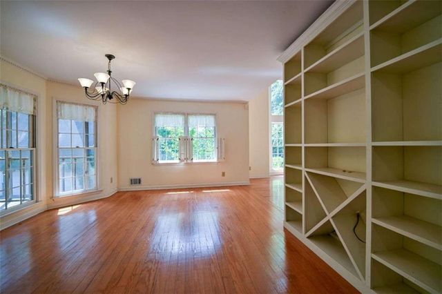 3189 Spring Lake Dr NE, Conyers, GA 30013