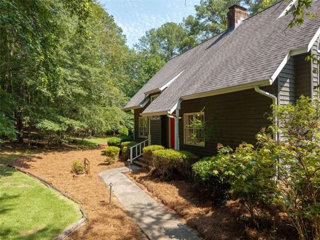 3189 Spring Lake Dr NE, Conyers, GA 30013