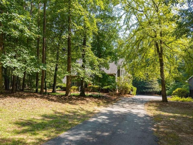 3189 Spring Lake Dr NE, Conyers, GA 30013