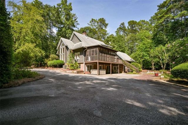 3189 Spring Lake Dr NE, Conyers, GA 30013