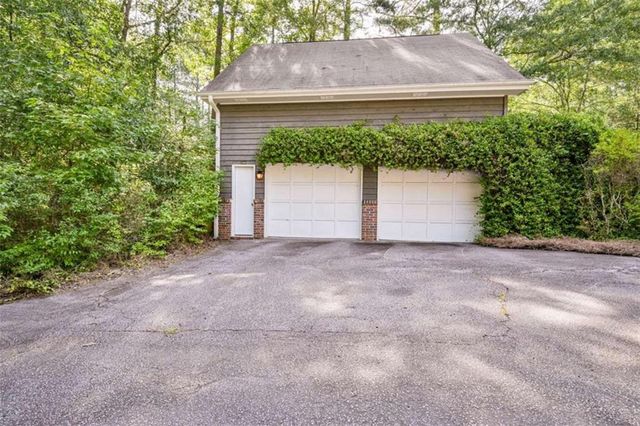 3189 Spring Lake Dr NE, Conyers, GA 30013