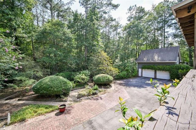 3189 Spring Lake Dr NE, Conyers, GA 30013