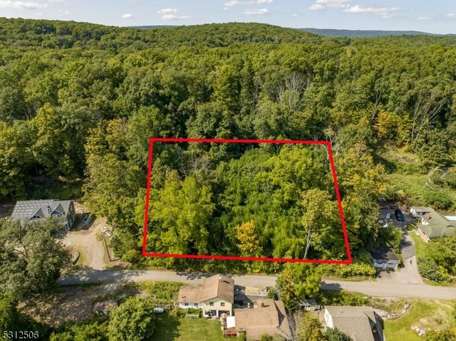 26 Old Rd, West Milford Twp., NJ 07421