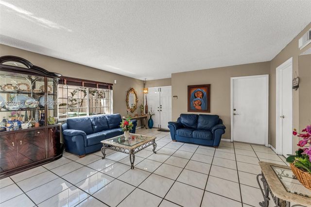 15362 SW 39th Lane, Miami, FL 33185