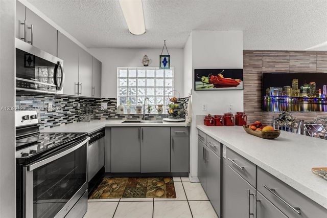15362 SW 39th Lane, Miami, FL 33185