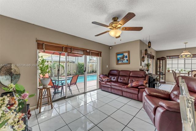 15362 SW 39th Lane, Miami, FL 33185