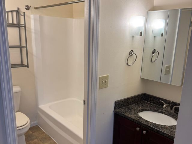 83 Cricketbrook Avenue, Dover, NH 03820