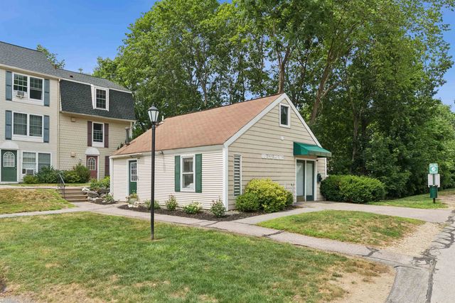 83 Cricketbrook Avenue, Dover, NH 03820