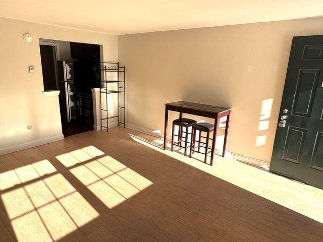 83 Cricketbrook Avenue, Dover, NH 03820