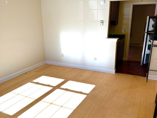 83 Cricketbrook Avenue, Dover, NH 03820