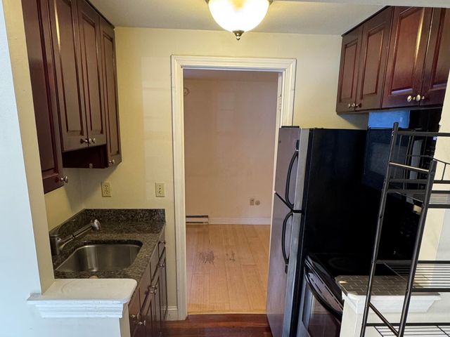 83 Cricketbrook Avenue, Dover, NH 03820