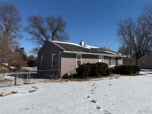 1031 Farmview Drive, St Louis, MO 63138