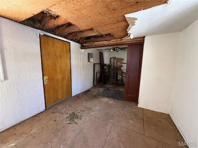 1031 Farmview Drive, St Louis, MO 63138