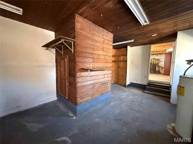 1031 Farmview Drive, St Louis, MO 63138