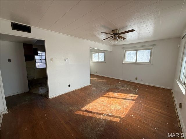 1031 Farmview Drive, St Louis, MO 63138