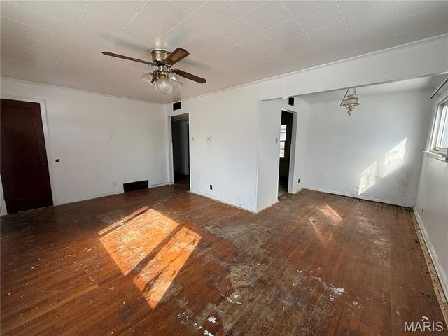 1031 Farmview Drive, St Louis, MO 63138